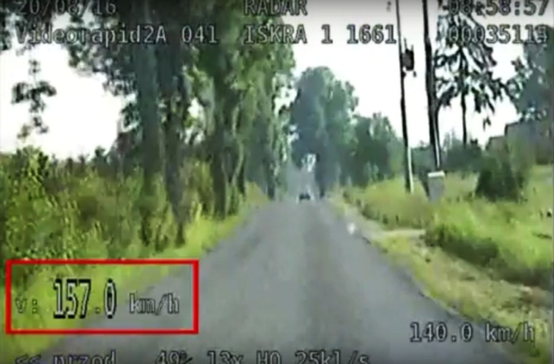 FILM: Prawie 160km/h w terenie zabudowanym. Nietrzeźwy kierowca stanie przed sądem FILM: Prawie 160km/h w terenie zabudowanym. Nietrzeźwy kierowca stanie przed sądem