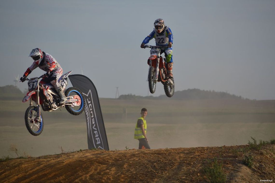 FILM,ZDJĘCIA:Pokazy i zawody motocrossowe w Rajkowach 
