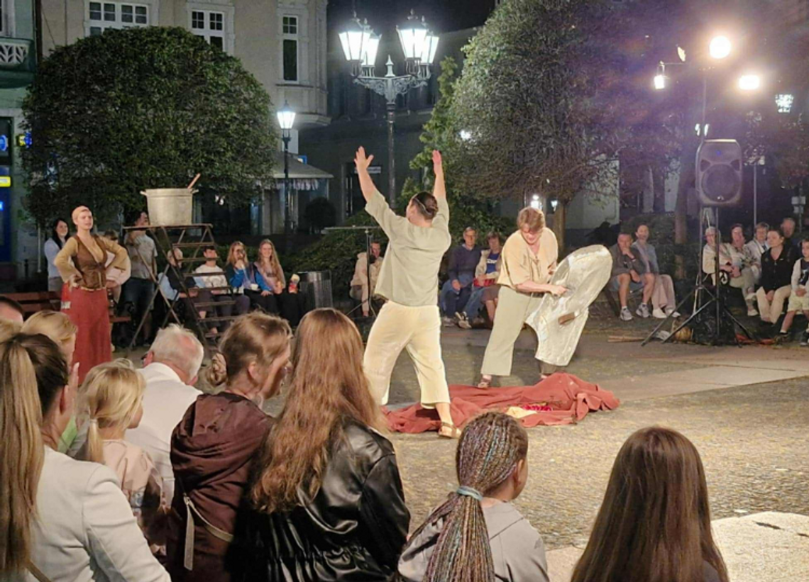 Fin Amor. Sztuka o miłości, która nie przemija.