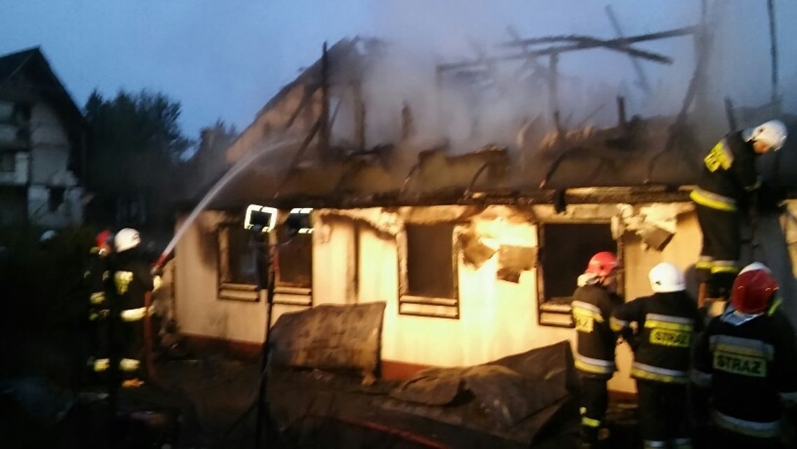 FOTO: Małżeństwo zginęło w pożarze domku letniskowego 