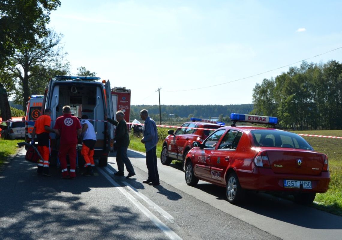 FOTO: Śmierć na miejscu, jedna osoba ranna - poważny wypadek i utrudnienia w ruchu FOTO: Śmierć na miejscu, jedna osoba ranna - poważny wypadek i utrudnienia w ruchu