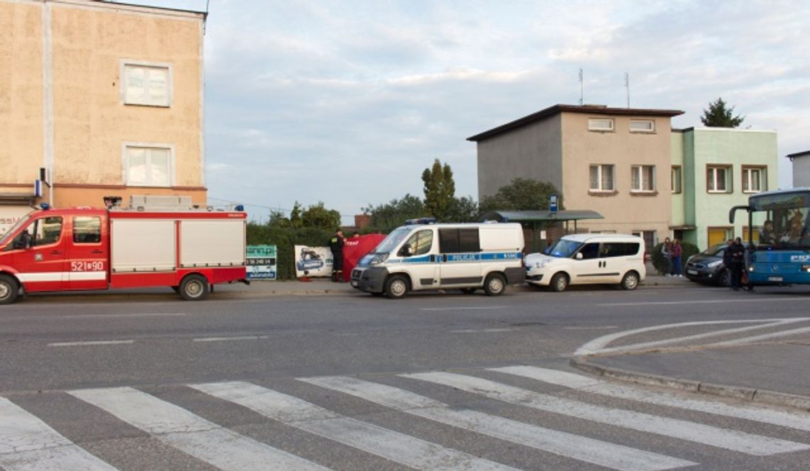 FOTO: Śmierć w centrum miasta. Zmarł około 50-letni mężczyzna FOTO: Śmierć w centrum miasta. Zmarł około 50-letni mężczyzna