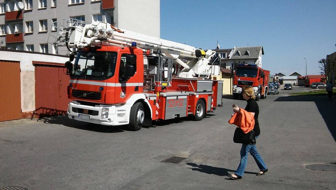 FOTO: Zadymienie na klatce schodowej. Akcja strażaków 