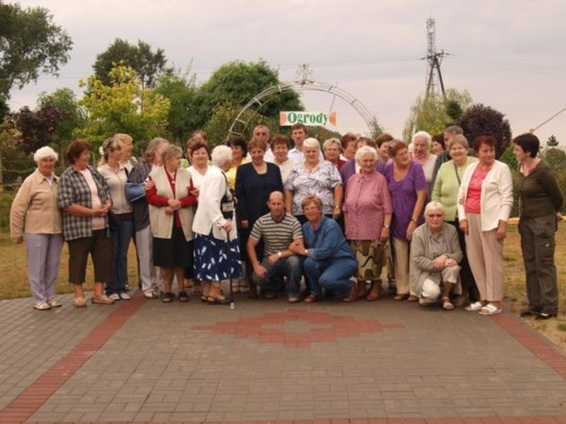 Fundacja „Żyć Godnie” - frontem do seniora Fundacja „Żyć Godnie” - frontem do seniora