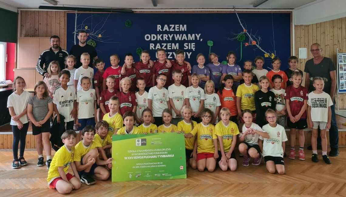 Gdańska szkoła z wyróżnieniem w Pucharze Tymbarku. Uczniowie w nagrodę otrzymali sprzęt sportowy Gdańska szkoła z wyróżnieniem w Pucharze Tymbarku. Uczniowie w nagrodę otrzymali sprzęt sportowy