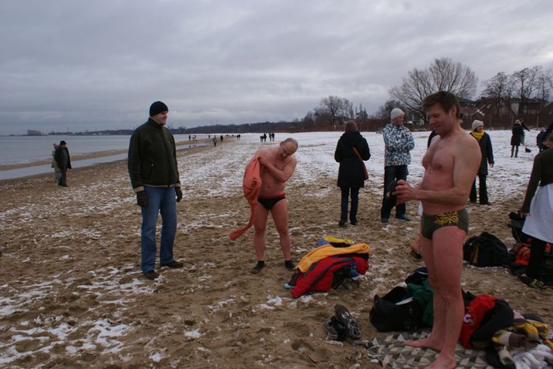 Gdańskie morsy w Brzeźnie - w minus 10 kąpiel dla zdrowia