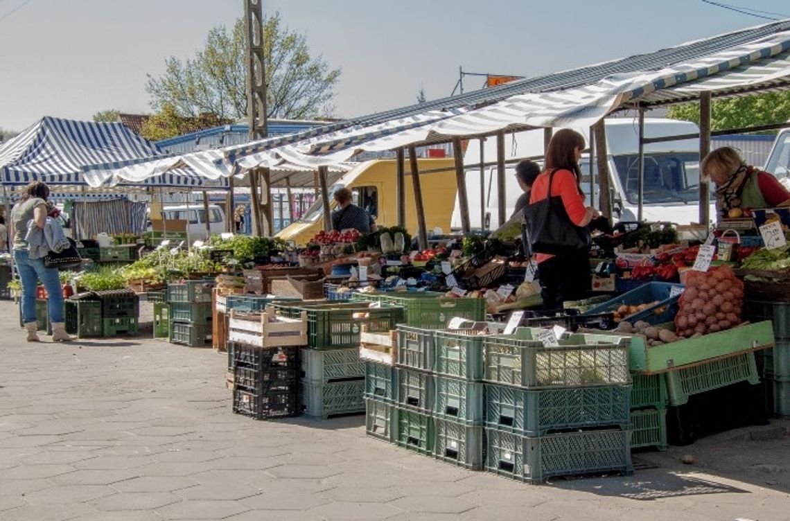 Gdzie jest miejskie targowisko? Gdzie jest miejskie targowisko?