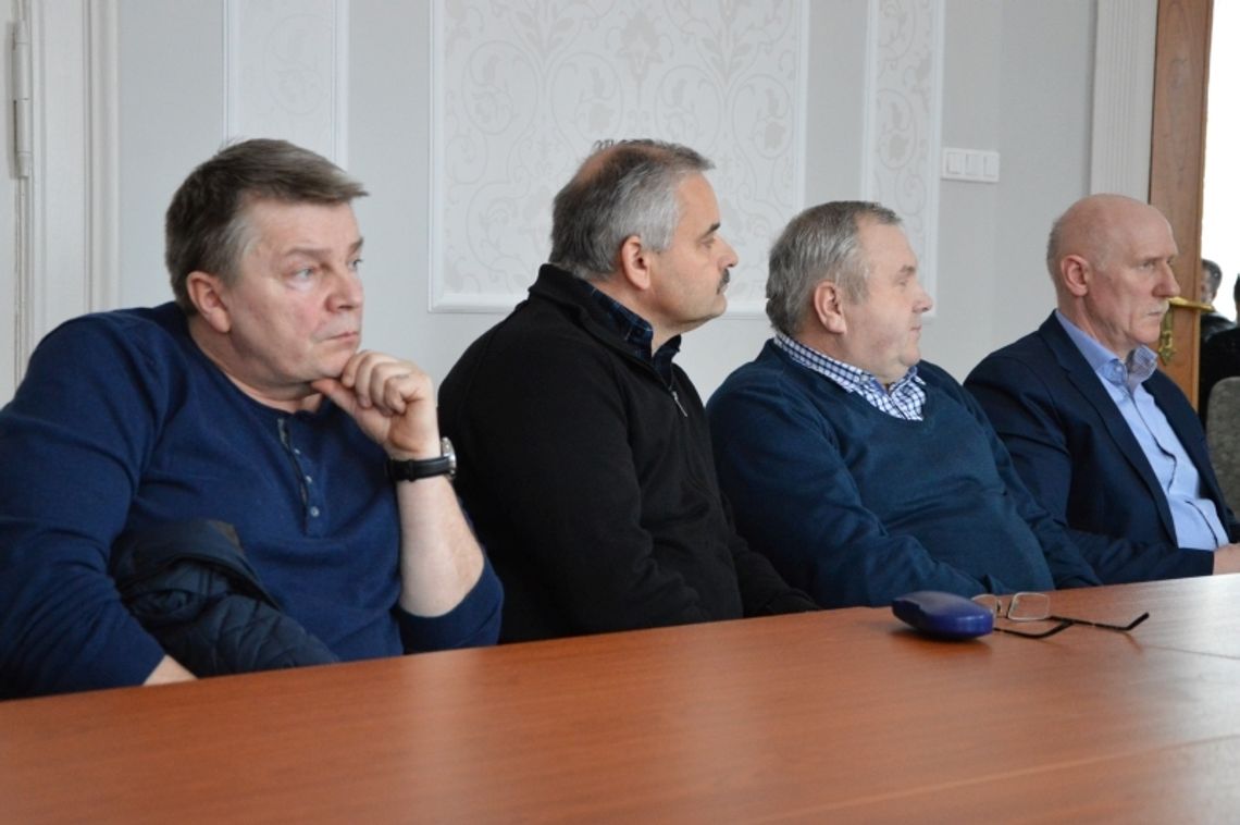 Głodowe pensje kierowców. 40 lat stażu pracy i 1800 zł. Zatrważające realia pracy 