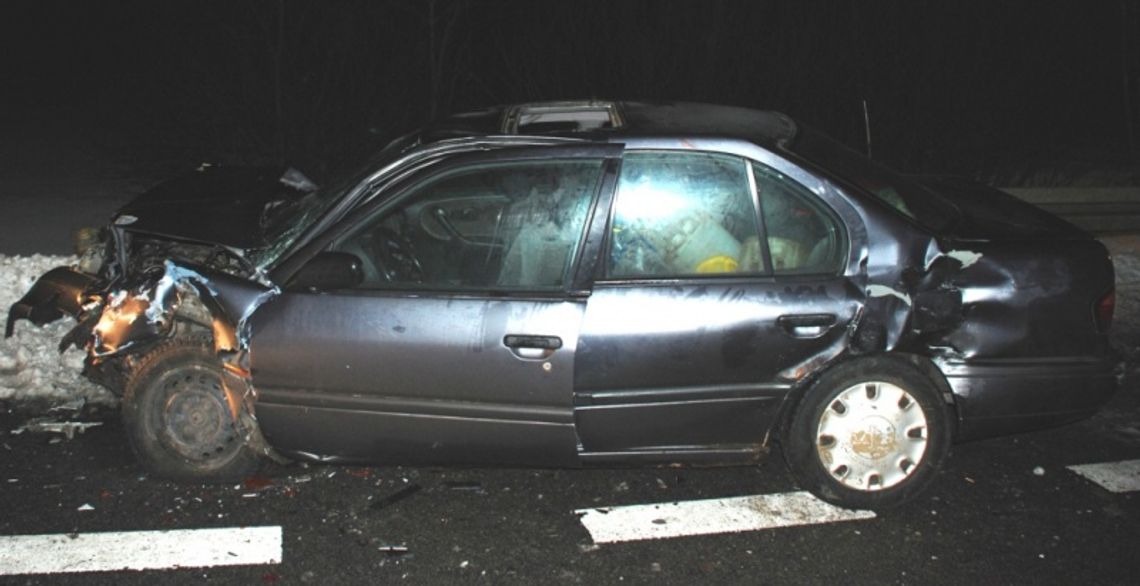 Golfem w nissana. Pięć osób rannych Golfem w nissana. Pięć osób rannych