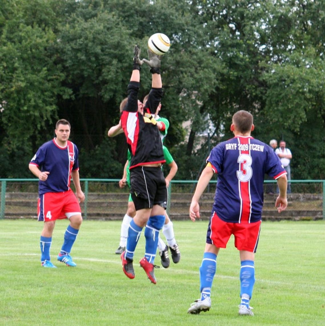 Gonili z różnym skutkiem - Orzeł wyciągnął remis, Gryf II nie dał rady Gonili z różnym skutkiem - Orzeł wyciągnął remis, Gryf II nie dał rady