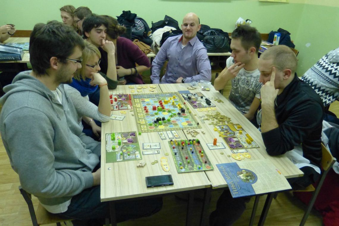 Grają niemal do upadłego...