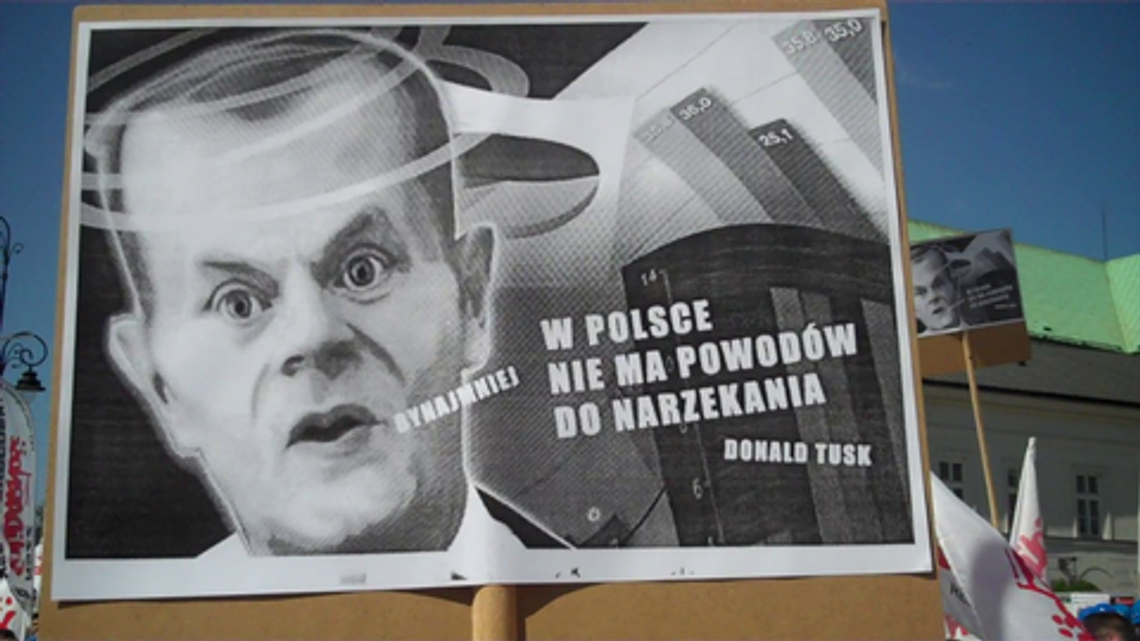 "Granatowo-zielony" rząd. Osiem tysięcy stołków dla ludzi PO i PSL "Granatowo-zielony" rząd. Osiem tysięcy stołków dla ludzi PO i PSL