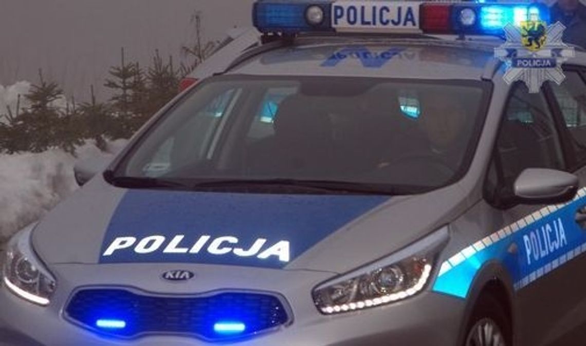 Groził ratownikom i policjantom użyciem noża