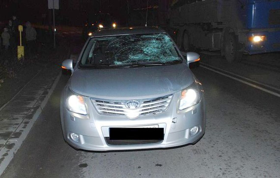 Groźne potrącenie na pasach Groźne potrącenie na pasach