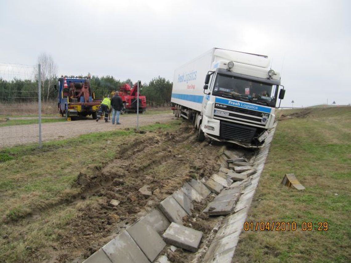 Groźniej na A-1: więcej wypadków i ofiar. Nadmierna prędkość, brawura i nieuwaga zbierają śmiertelne żniwo Groźniej na A-1: więcej wypadków i ofiar. Nadmierna prędkość, brawura i nieuwaga zbierają śmiertelne żniwo