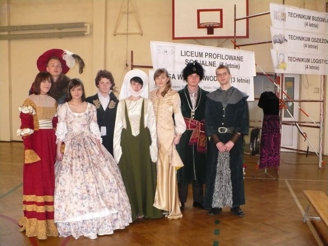 Historia i współczesność – dzień otwarty w Zespole Szkół Budowlanych i Odzieżowych Historia i współczesność – dzień otwarty w Zespole Szkół Budowlanych i Odzieżowych