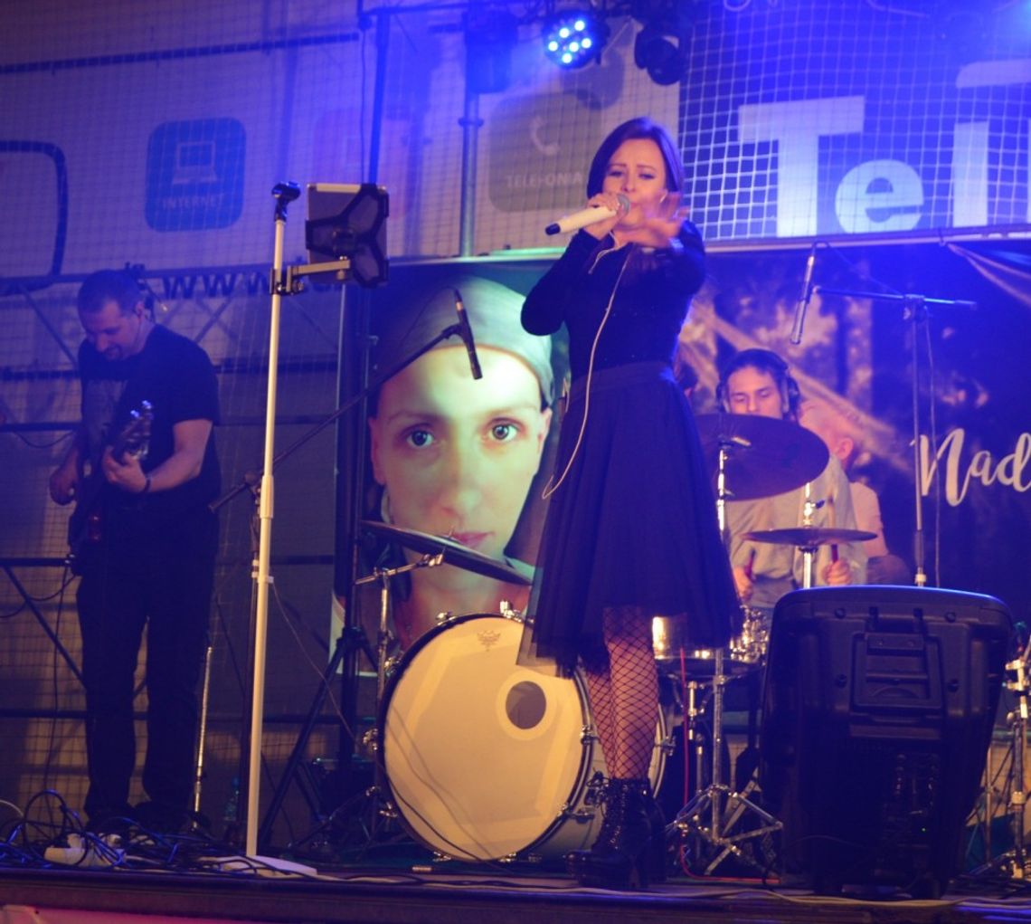 Hojni tczewianie znów wspomagali chorą Karolinę! Były koncert, licytacje i dużo dobrej zabawy Hojni tczewianie znów wspomagali chorą Karolinę! Były koncert, licytacje i dużo dobrej zabawy