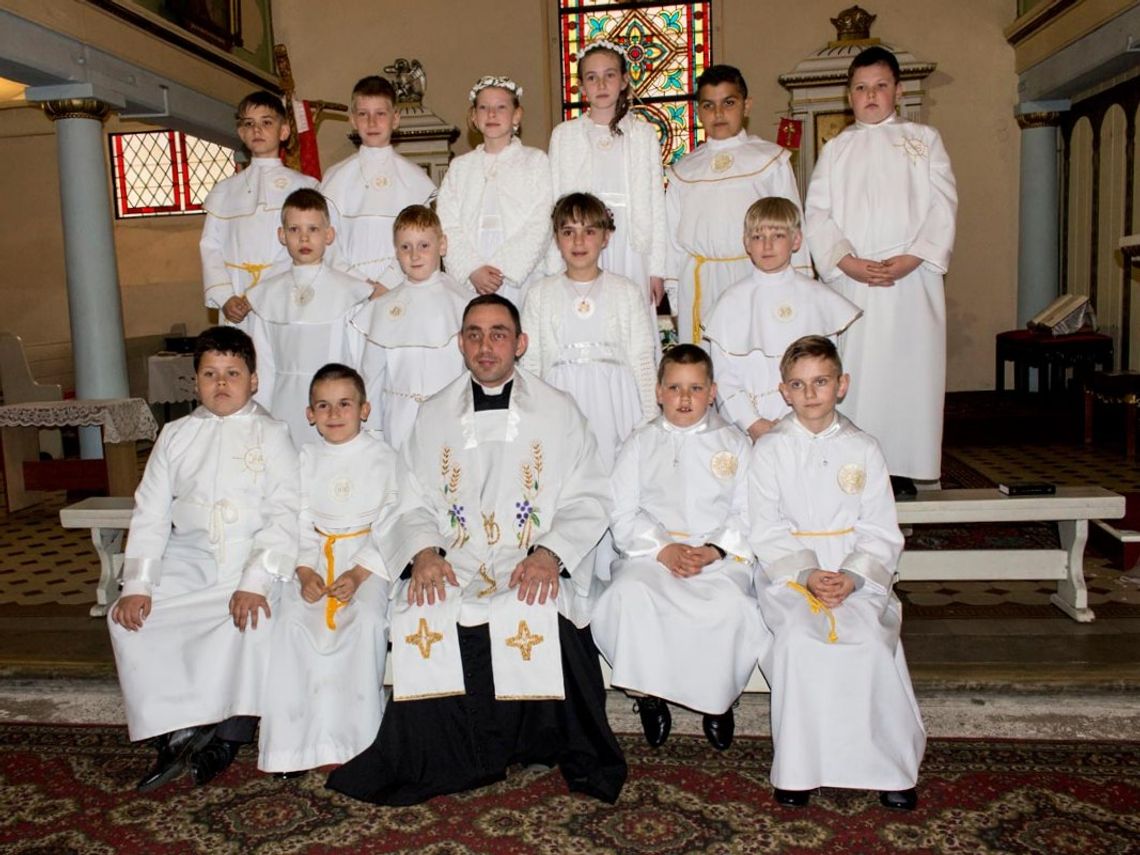 I Komunia Święta w kościele pw. św. Katarzyny Aleksandryjskiej w Starogardzie Gd. I Komunia Święta w kościele pw. św. Katarzyny Aleksandryjskiej w Starogardzie Gd.