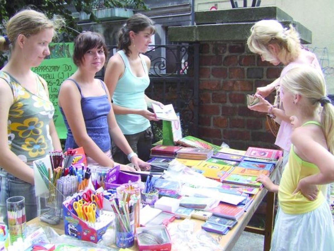 Ile kosztuje szkolna wyprawka? Wkrótce pierwszy dzwonek - co powinno się znaleźć w tornistrze... Ile kosztuje szkolna wyprawka? Wkrótce pierwszy dzwonek - co powinno się znaleźć w tornistrze...