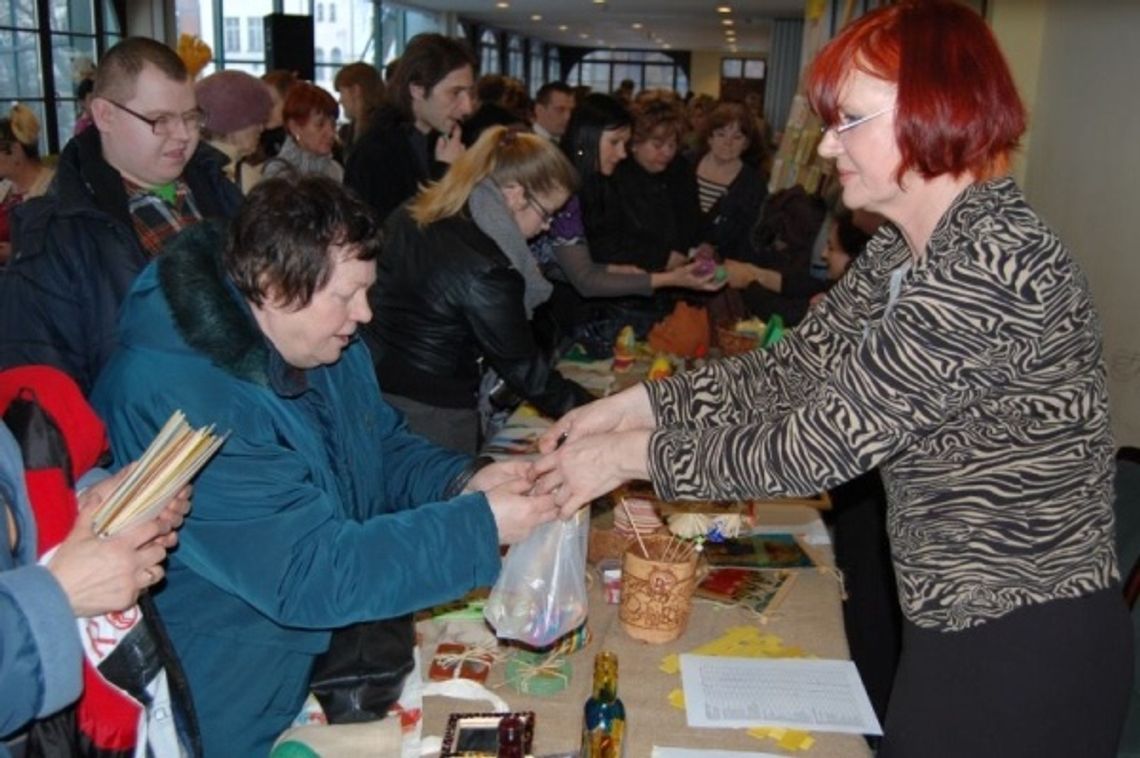 Integracyjne jaja z kosmosu - największe, wesołe i z nadzieniem Integracyjne jaja z kosmosu - największe, wesołe i z nadzieniem