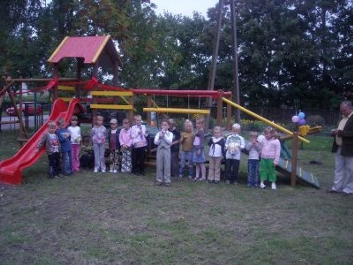 Inwestycja za 9 tys. zł - plac zabaw dla dzieci Inwestycja za 9 tys. zł - plac zabaw dla dzieci