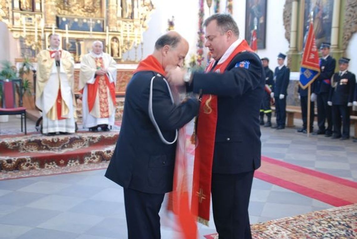 Jak proboszcz Jerzy Pawelczyk został strażakiem