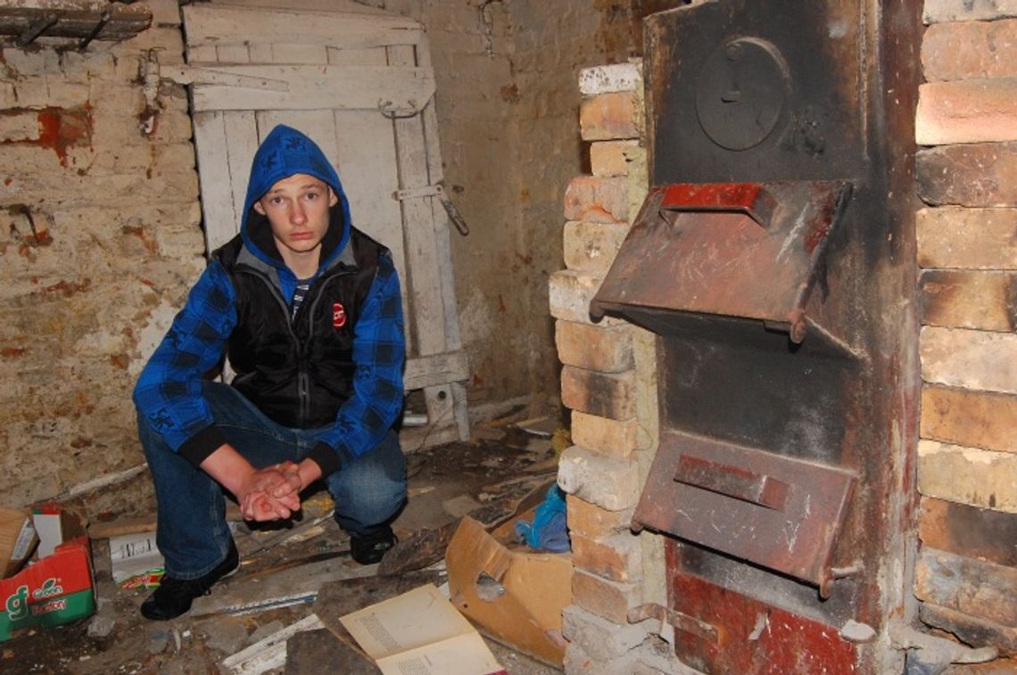 Jak przetrwać zimę? By zapewnić byt dziesiątce dzieci samotna matka liczy każdą złotówkę Jak przetrwać zimę? By zapewnić byt dziesiątce dzieci samotna matka liczy każdą złotówkę