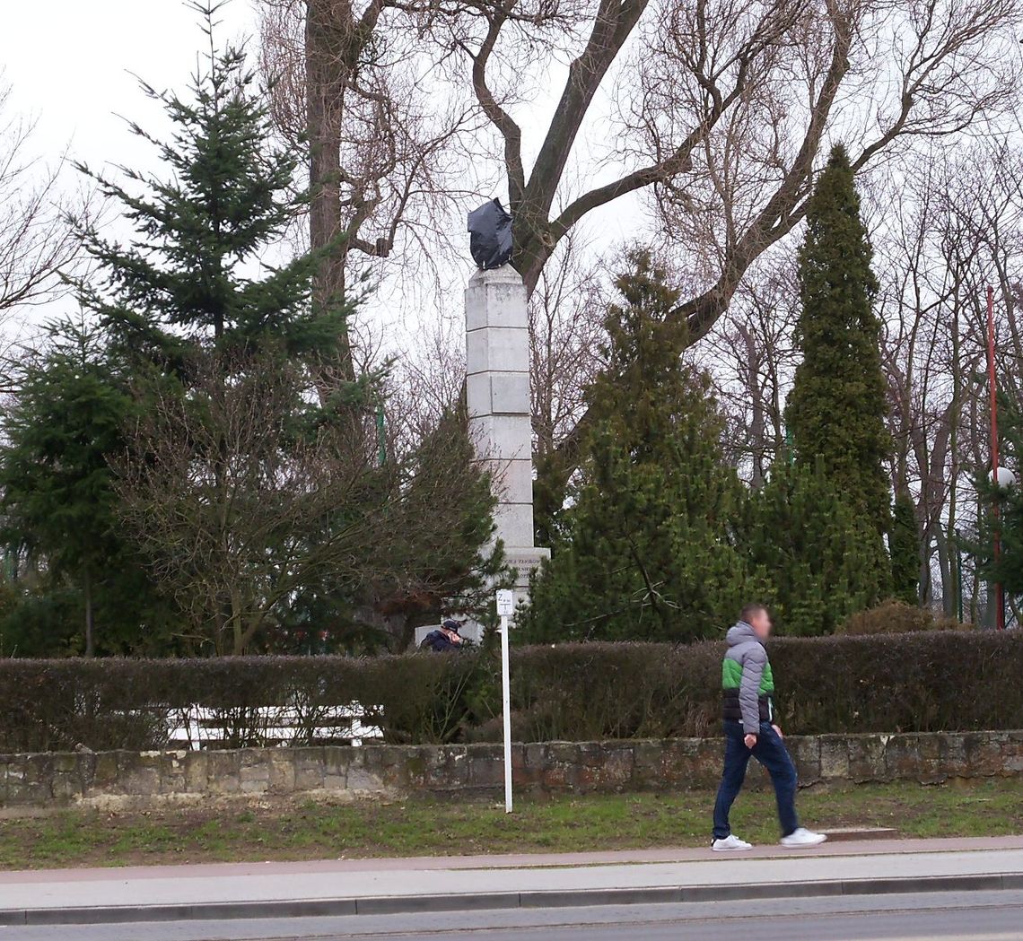Jak radni głosowaliby dziś w sprawie czerwonej gwiazdy?