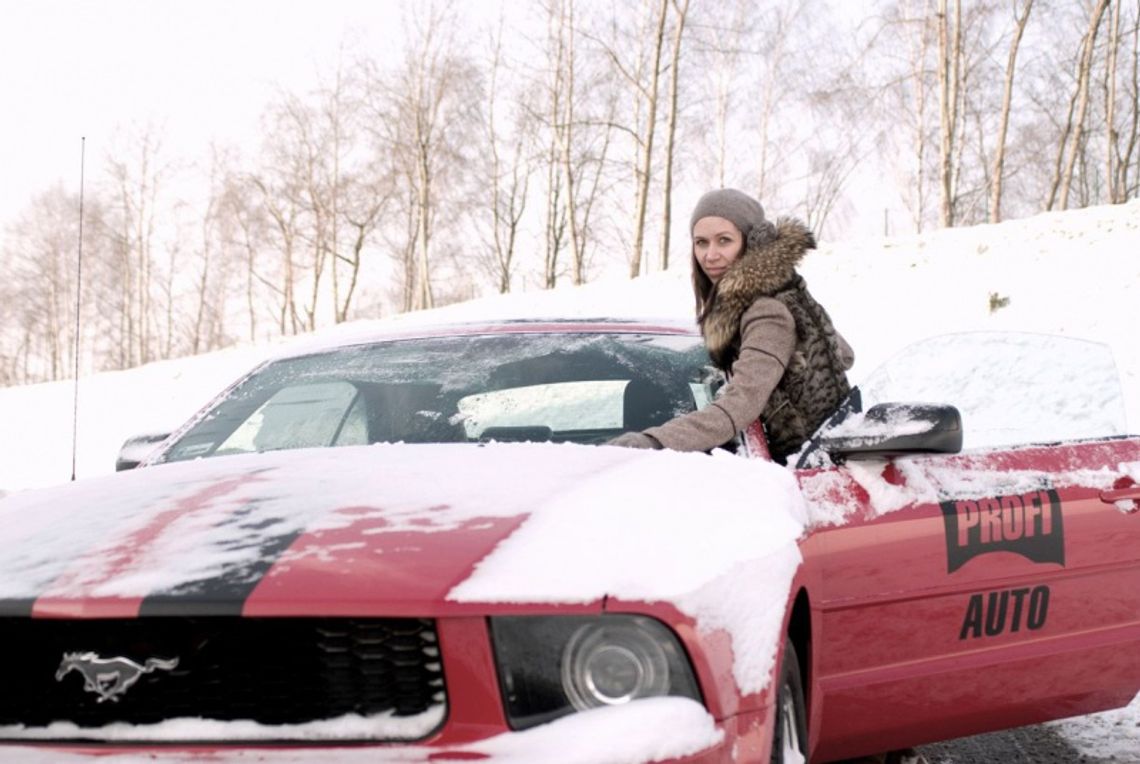 Jak uniknąć mandatu za śnieg? Jak przetrwać w korku? 