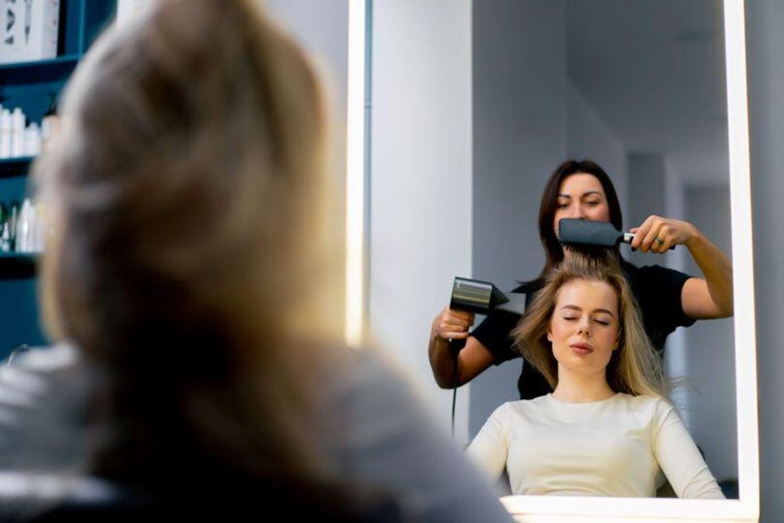 Jak zaaranżować mały salon fryzjerski? Inspiracje i gotowe rozwiązania od polskiej marki Ayala Jak zaaranżować mały salon fryzjerski? Inspiracje i gotowe rozwiązania od polskiej marki Ayala