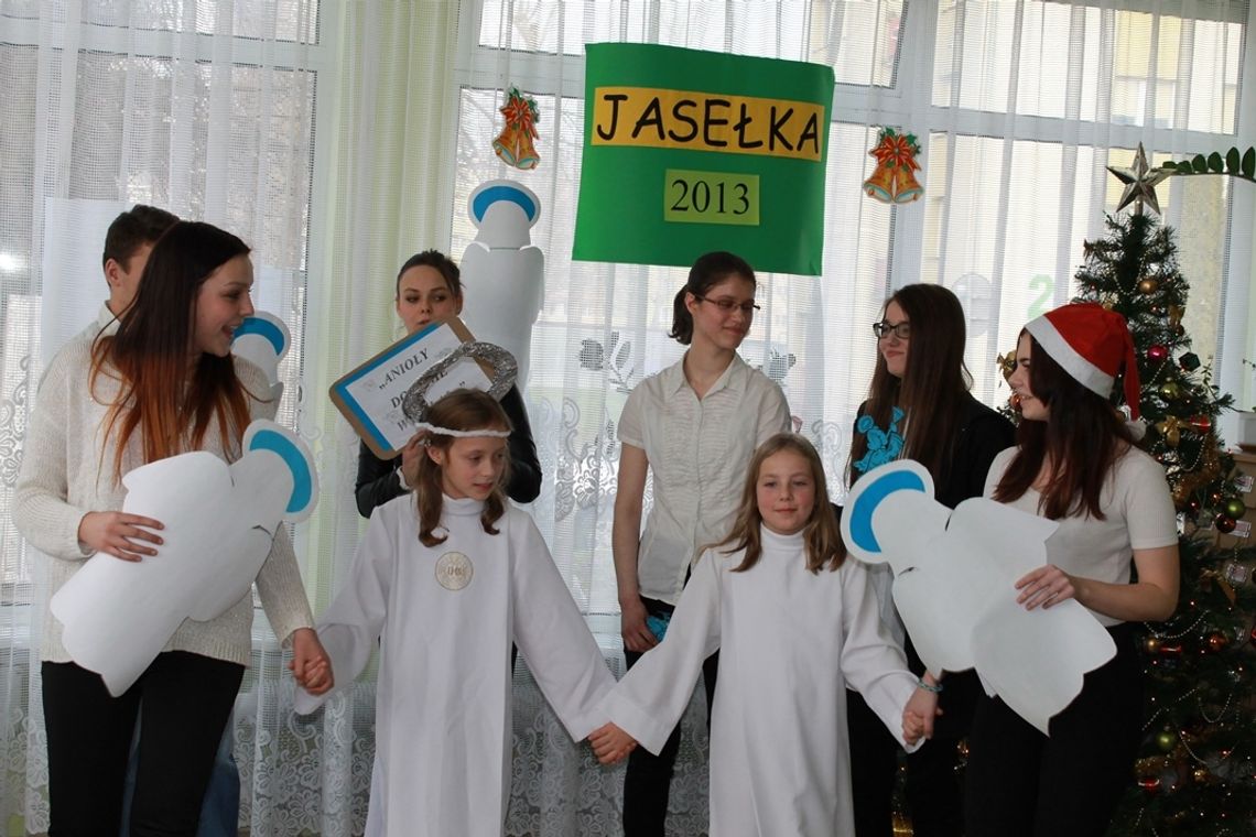 Jasełka w bibliotece. "Anioły są wśród nas"