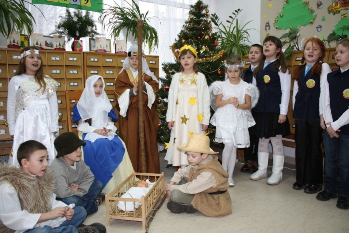 Jasełka w Miejskiej Biblioteki Publicznej Jasełka w Miejskiej Biblioteki Publicznej