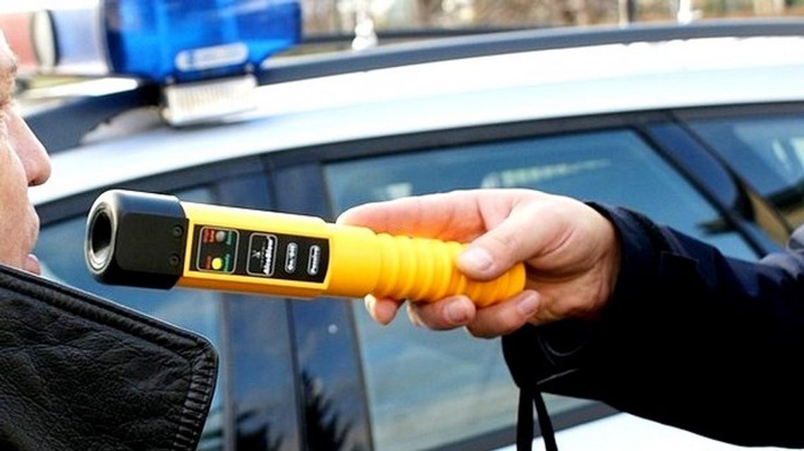 Jechał "jedynką" wężykiem. Miał prawie 2 promile! Jechał "jedynką" wężykiem. Miał prawie 2 promile!