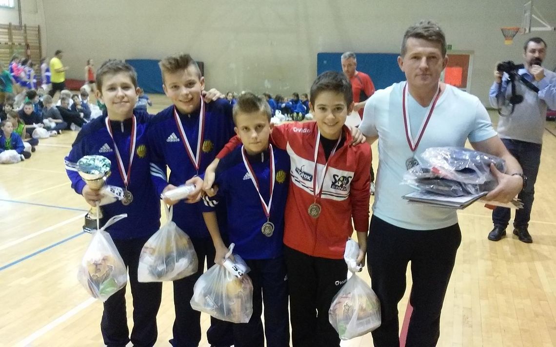 Jedenaście zwycięskich pojedynków. UKS SET Starogard Gdański drugi w Wałczu Jedenaście zwycięskich pojedynków. UKS SET Starogard Gdański drugi w Wałczu