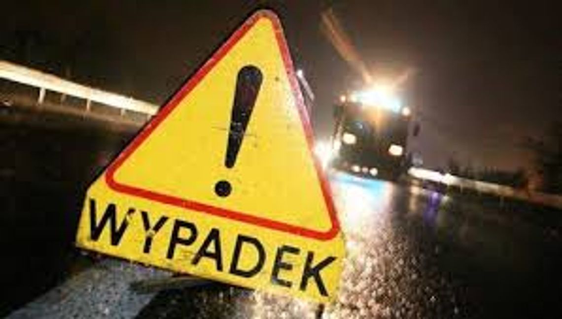 Jedna osoba poszkodowana w wyniku dachowania na drodze powiatowej Jedna osoba poszkodowana w wyniku dachowania na drodze powiatowej