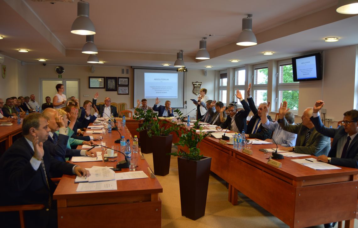 Jednomyślna decyzja. Zarząd Powiatu Tczewskiego otrzymał absolutorium Jednomyślna decyzja. Zarząd Powiatu Tczewskiego otrzymał absolutorium