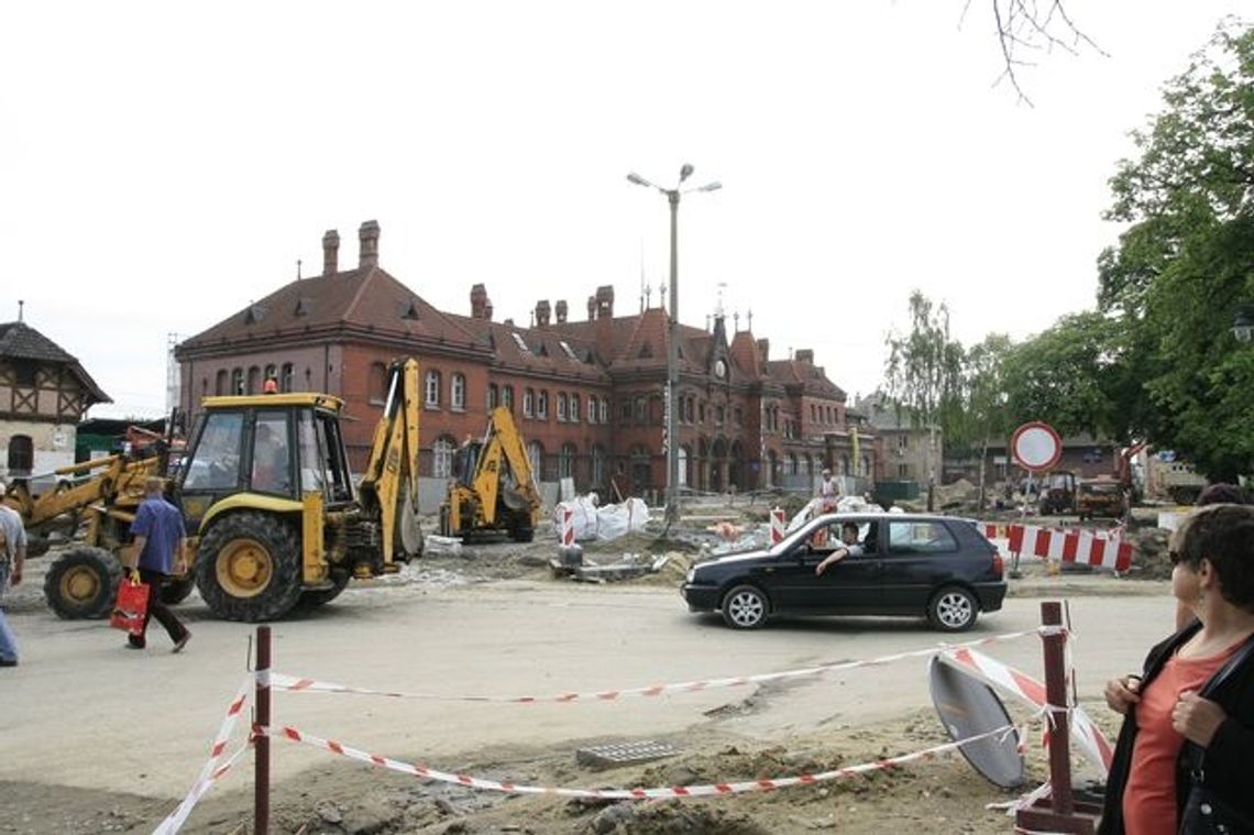 Jeszcze miesiąc utrudnień przy dworcu