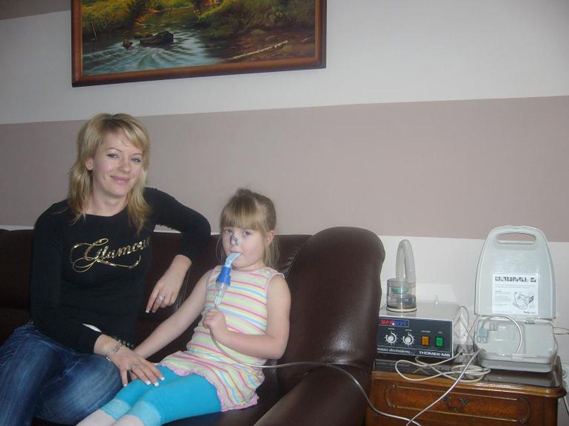 Julka potrzebuje pomocy - rodzice proszą o pomoc w zakupie sprzętu rehabilitacyjnego Julka potrzebuje pomocy - rodzice proszą o pomoc w zakupie sprzętu rehabilitacyjnego