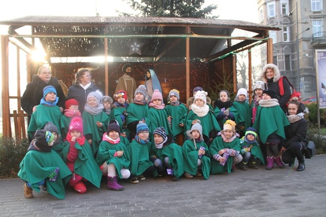 Już jest! Szopka przed urzędem Już jest! Szopka przed urzędem