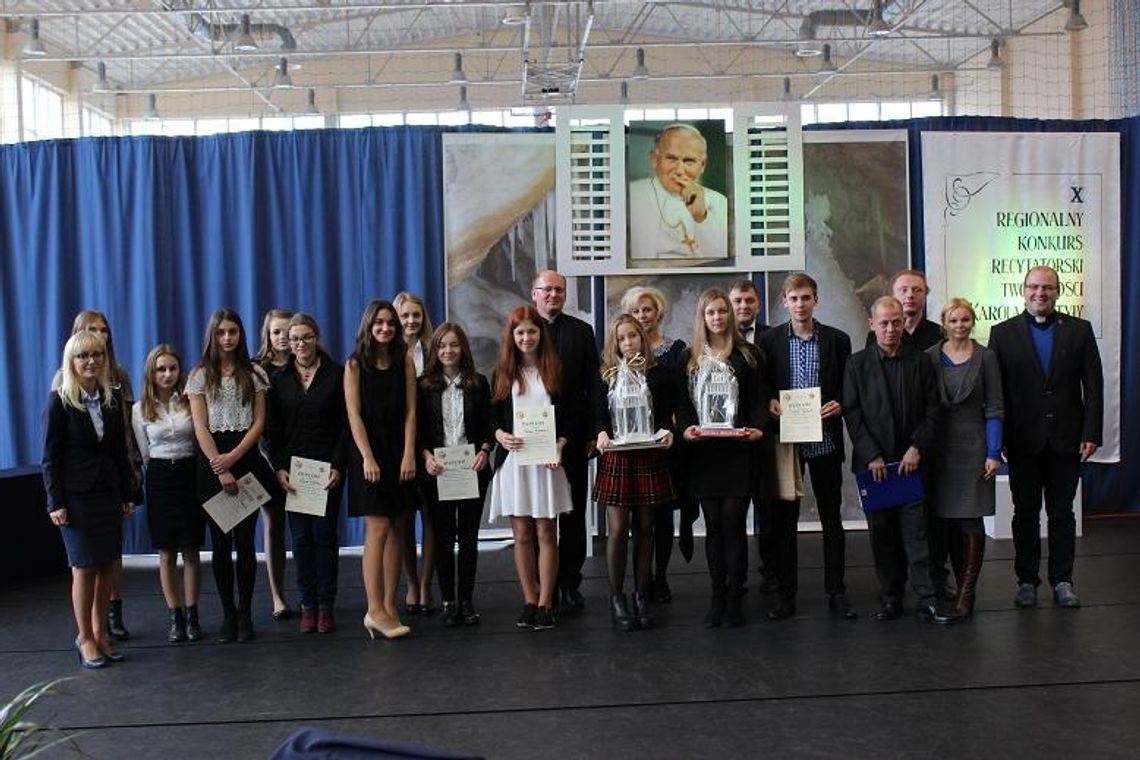 Już niedługo XI Regionalny Konkurs Recytatorski Twórczości Karola Wojtyły Już niedługo XI Regionalny Konkurs Recytatorski Twórczości Karola Wojtyły