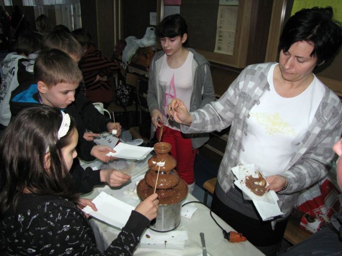 Kabarety, teatry i tańce - Dzień Otwarty w Szkole Podstawowej nr 12