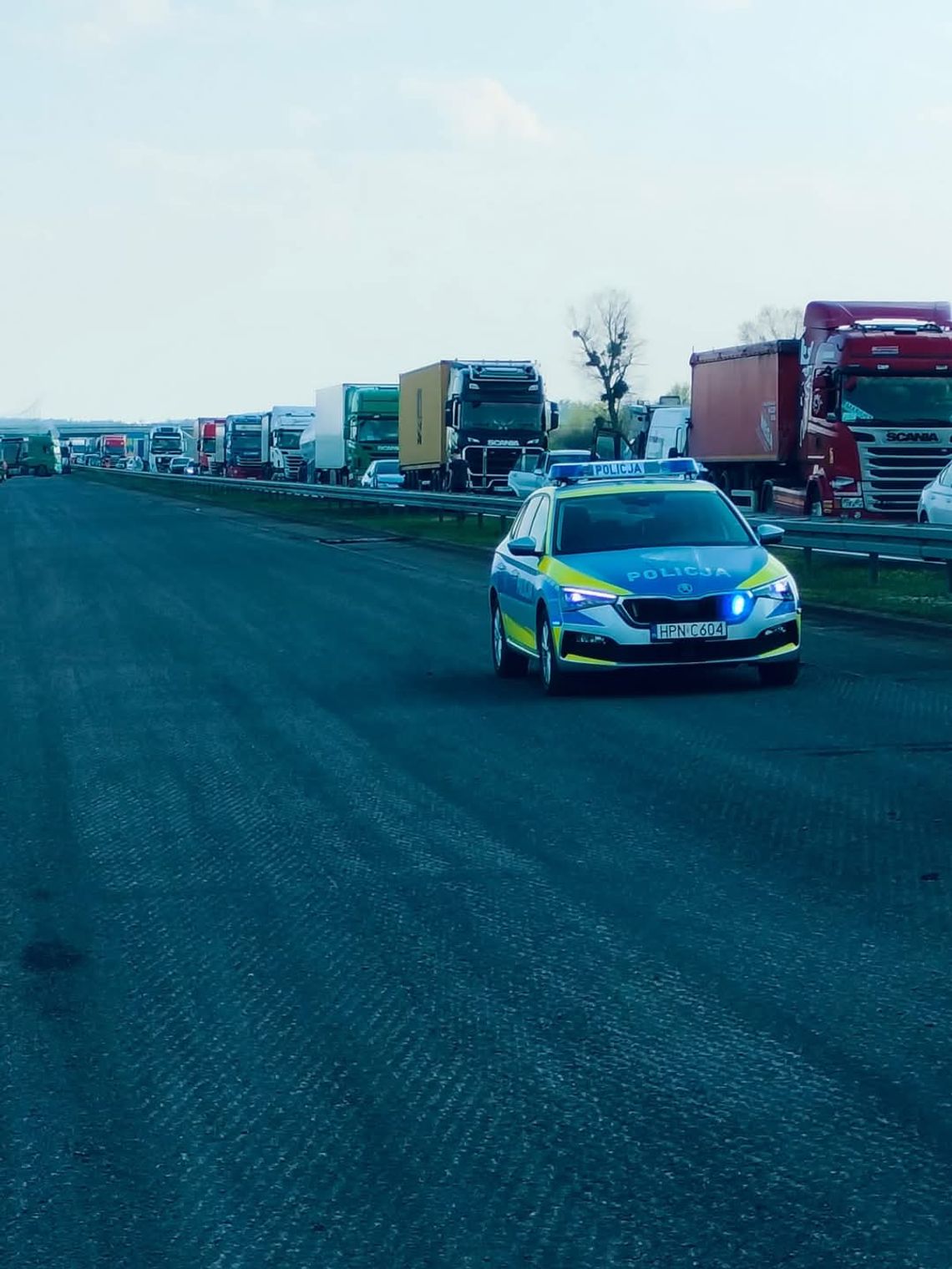Karambol na autostradzie A1 – zderzenie sześciu pojazdów, 12 osób rannych