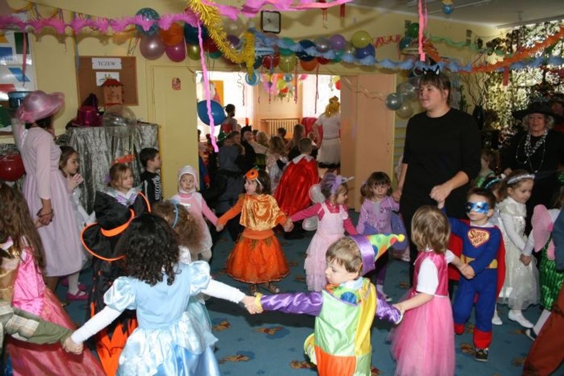 Karnawałowa zabawa przedszkolaków Karnawałowa zabawa przedszkolaków
