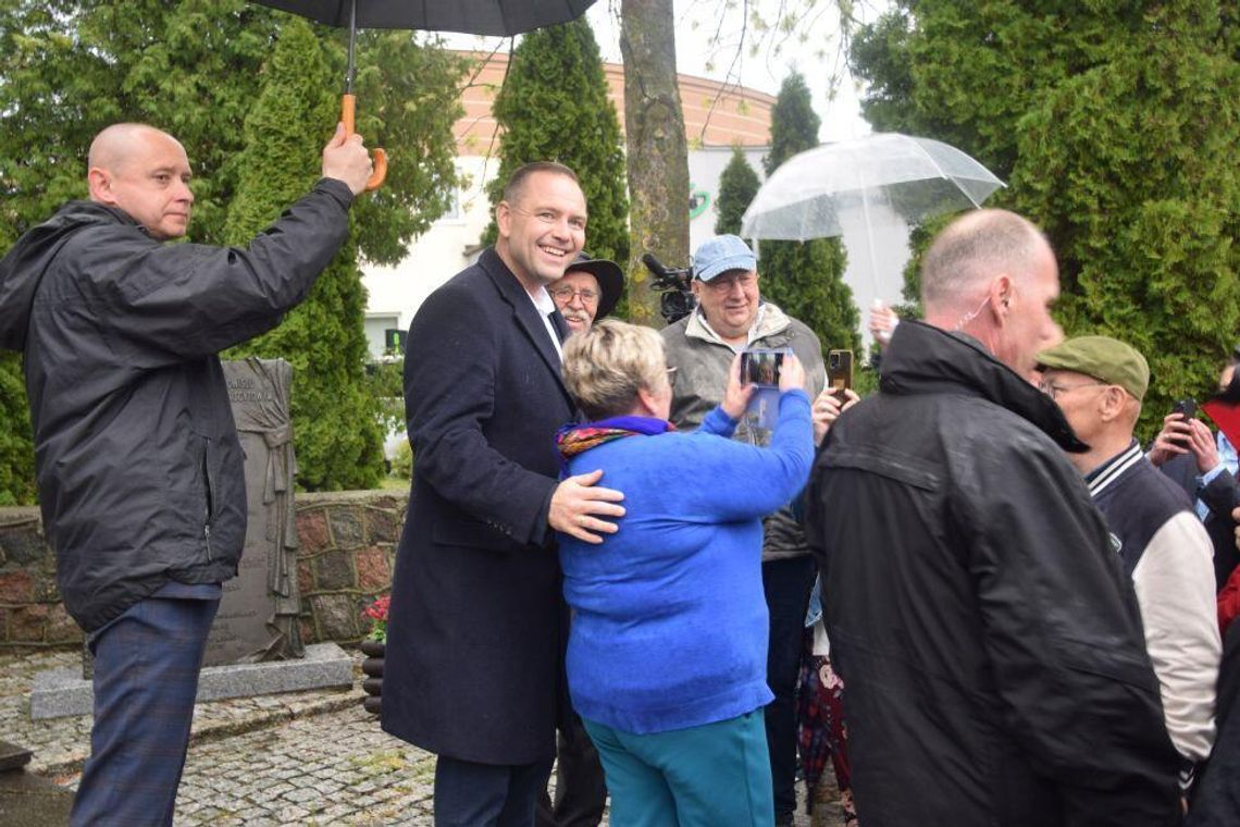 Karol Nawrocki w Sztumie podkreślał wagę walki o polskość, a na wiecu w Kwidzynie opowiedział się za silną, niezależną Polską Karol Nawrocki w Sztumie podkreślał wagę walki o polskość, a na wiecu w Kwidzynie opowiedział się za silną, niezależną Polską