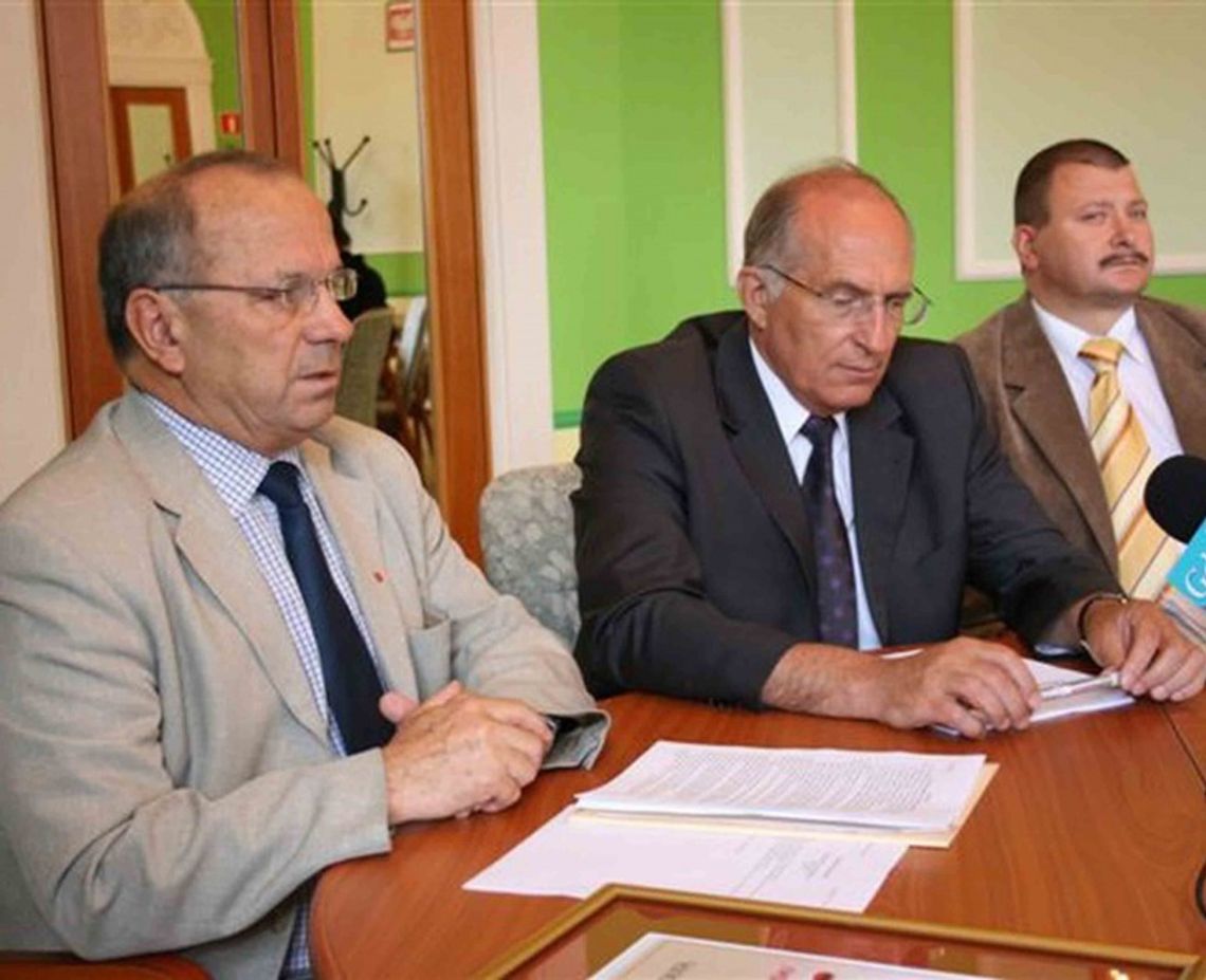 Karuzela na lokalnych „szczytach władzy” - zastępca prezydenta w odstawce, skarbnik w kolejce Karuzela na lokalnych „szczytach władzy” - zastępca prezydenta w odstawce, skarbnik w kolejce