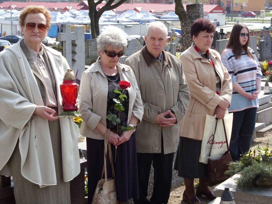 Katyń wciąż woła o sprawiedliwość Katyń wciąż woła o sprawiedliwość