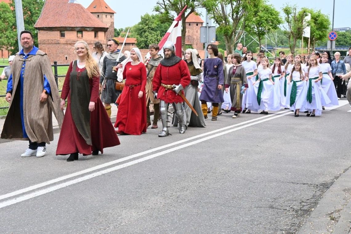 Kazimierz Jagiellończyk powrócił do Malborka – barwny korowód, inscenizacja i nagrody