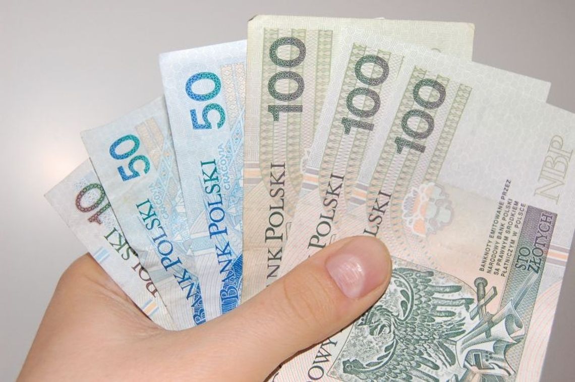 Kierowca uciekał... Policja twierdzi, że chciał dać łapówkę Kierowca uciekał... Policja twierdzi, że chciał dać łapówkę