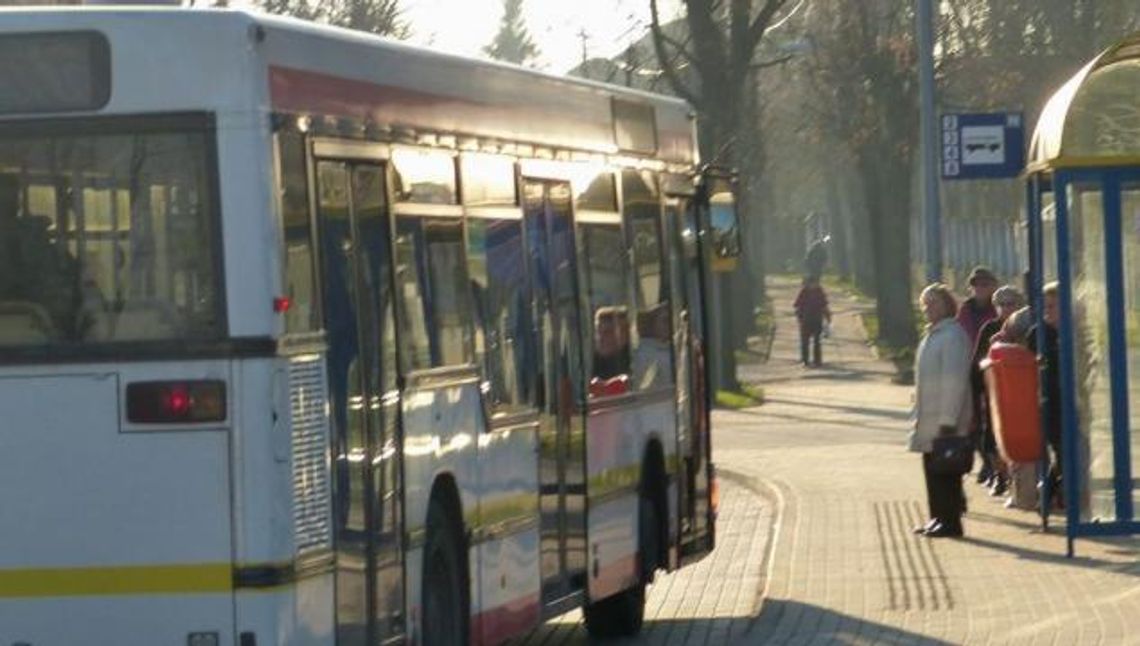 &quot;Kierowca wyrzucił mnie z autobusu&quot;. Czy miał prawo?