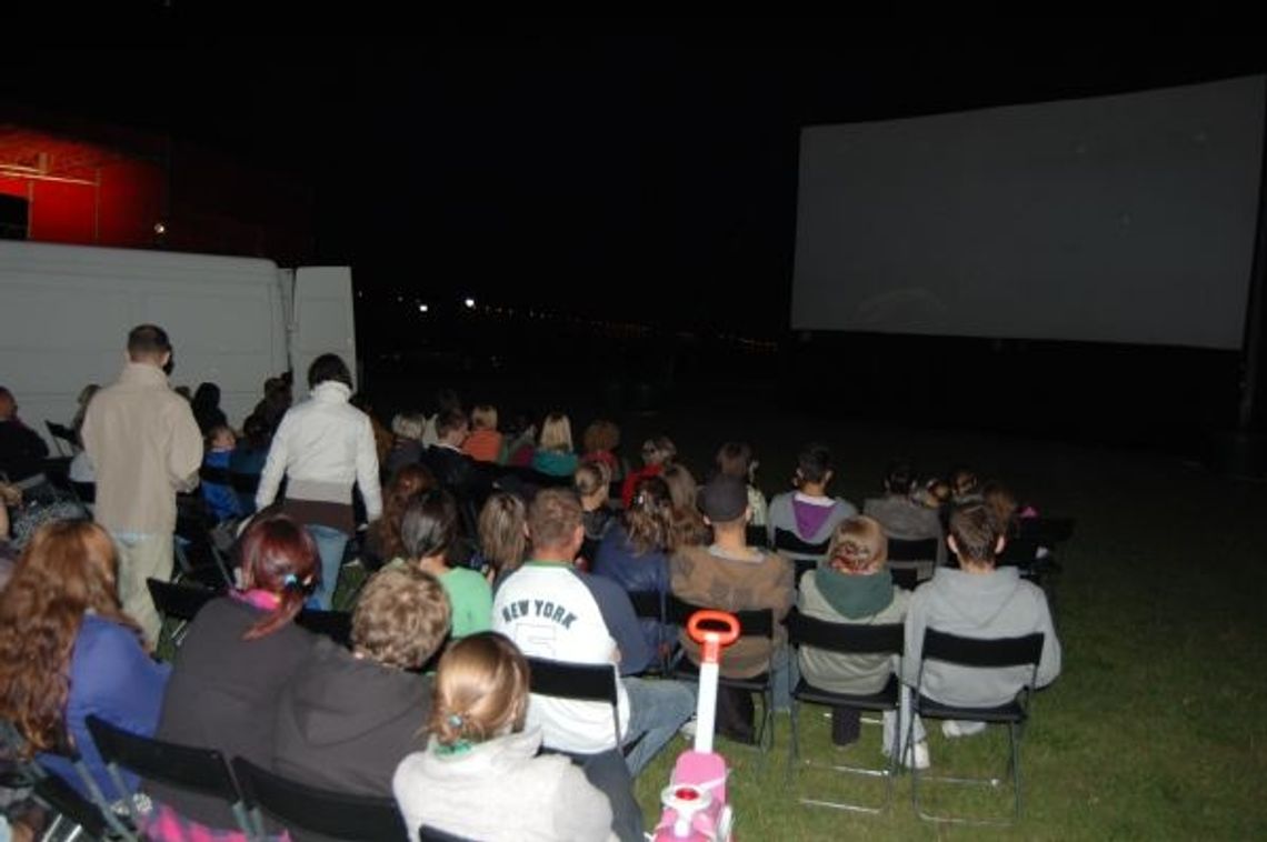 Kino na bulwarze - z Wisłą i gwiazdami w tle. Zimno, ale fajnie